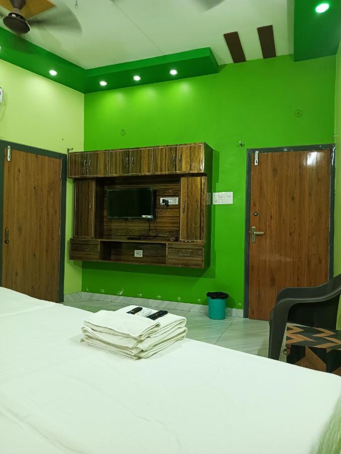 Trinetra Inn Varanasi Exterior photo