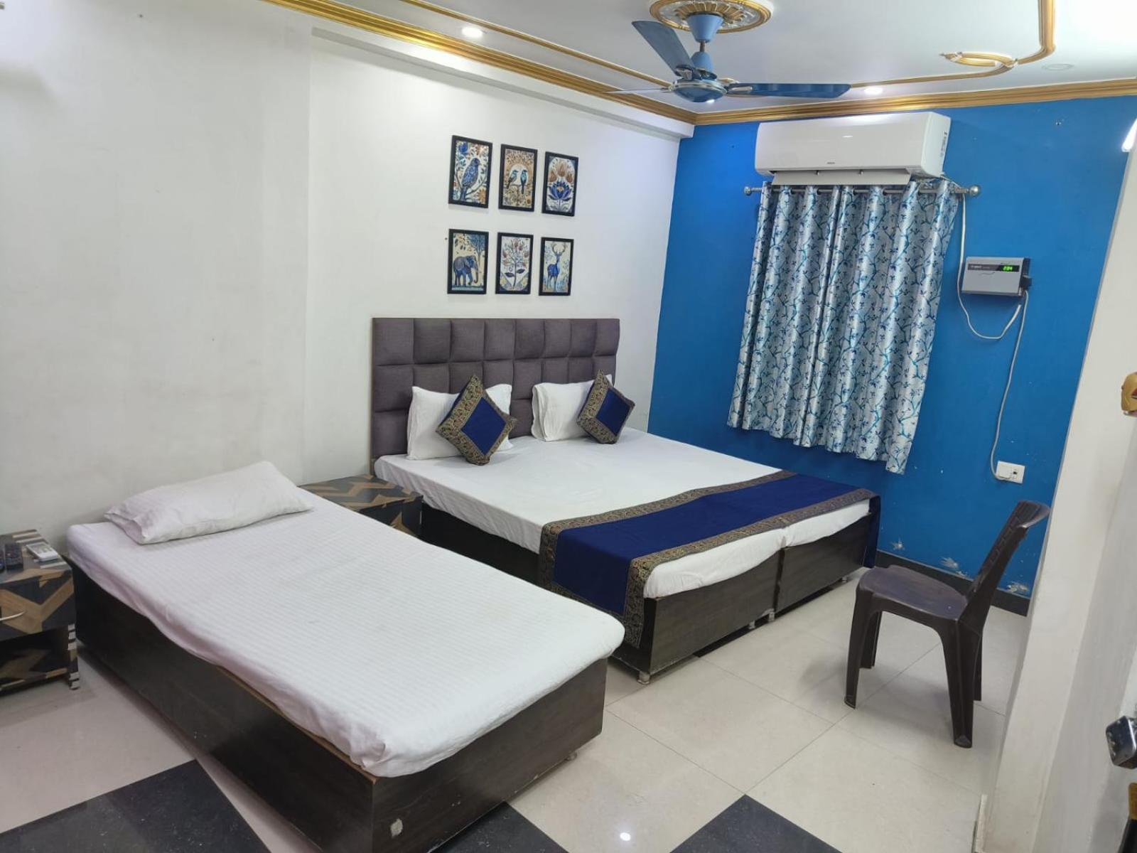 Trinetra Inn Varanasi Exterior photo